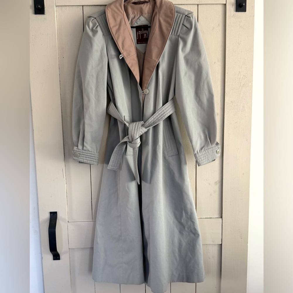 Vintage J. Gallery Two-Tone Pale Gray Trench Coat with Tan Contrast Lining